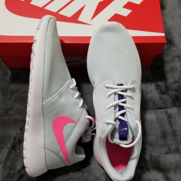 Nike Roshe One Women Running Shoe - Picture 4 of 4